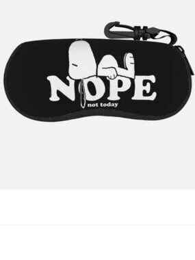 Portable Snoopy Black Sleeping Glasses Case Soft Protector Sunglasses Storage